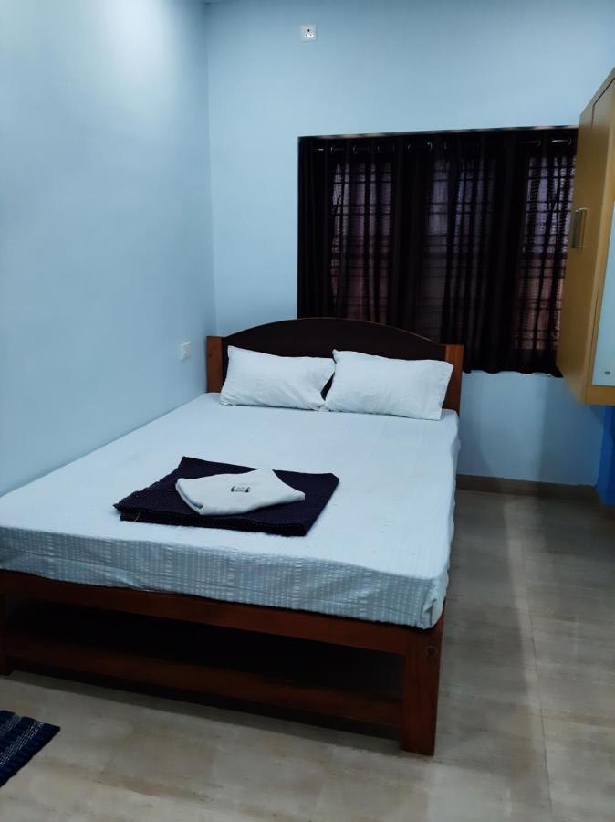 Madaparambil Residency Alwaye Exterior photo