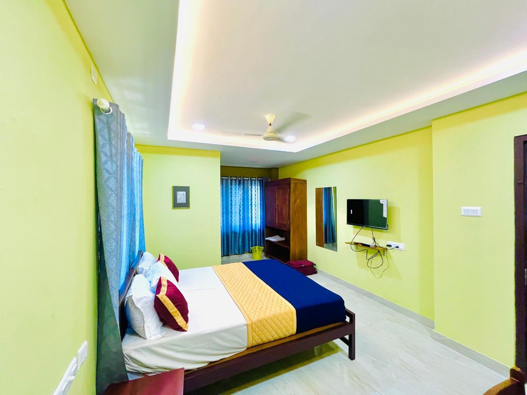 Madaparambil Residency Alwaye Exterior photo